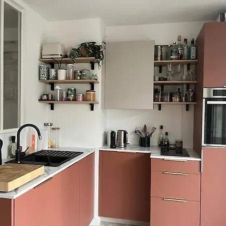 Confortable Canal St Martin Апартаменты Париж